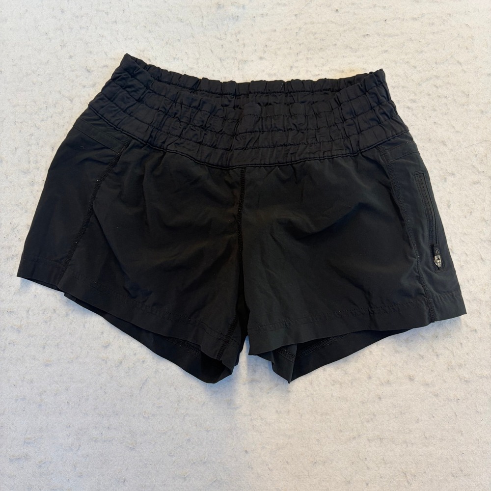 Lululemon Tracker Shorts Women Size 6 Black Athletic Running Smocked Waist